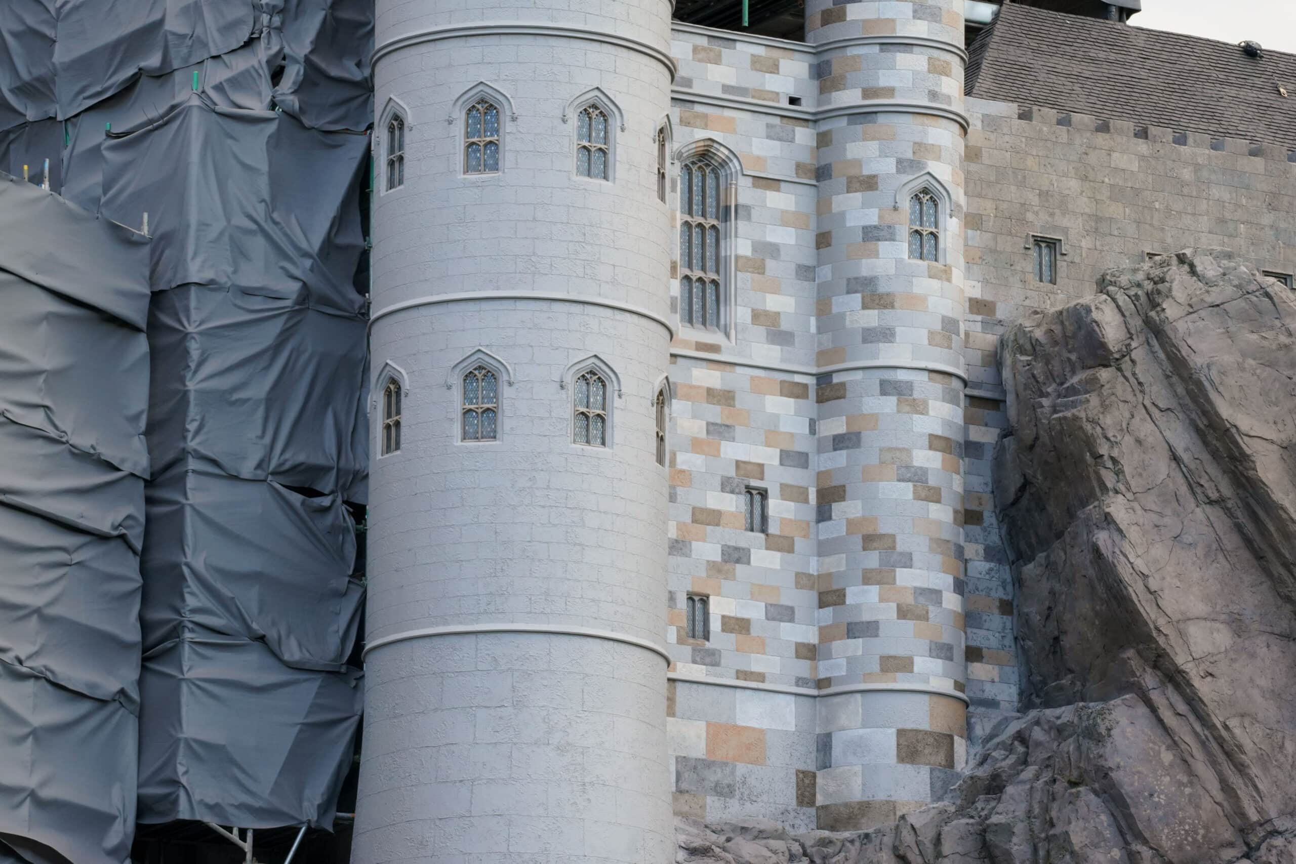 Castelo de Hogwarts entra em reforma e ganha nova pintura na Universal